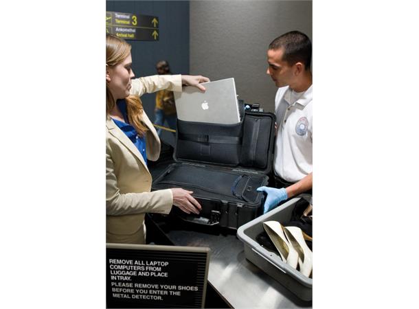 PELI CASE 1510 LOC m/PC-innlegg Innv. mål: 502x279x193 mm